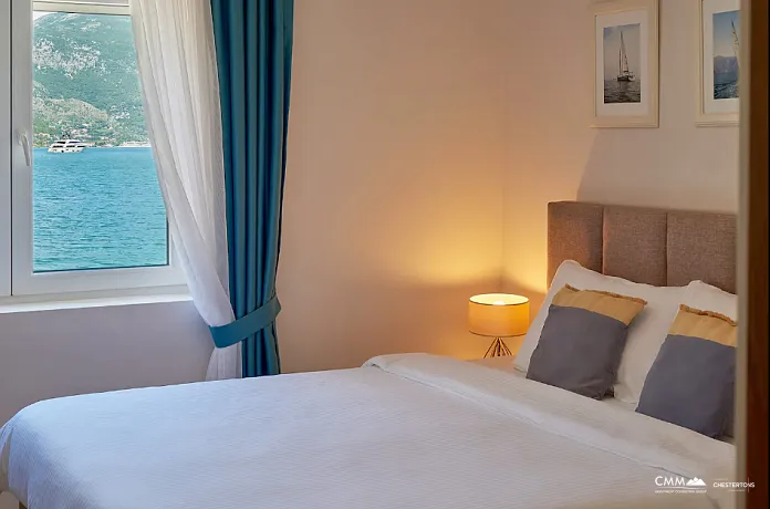 Kostanjica'da 610 m² arsa ile 55 m², 1 odalı ev